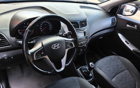 Hyundai Solaris II рестайлинг, 2015 год, 1 099 000 рублей, 5 фотография