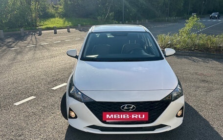Hyundai Solaris II рестайлинг, 2021 год, 1 750 000 рублей, 2 фотография
