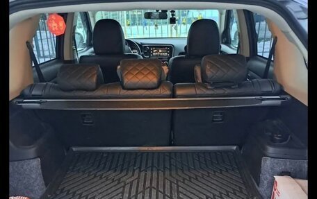 Mitsubishi Outlander III рестайлинг 3, 2020 год, 230 000 рублей, 5 фотография