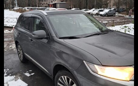 Mitsubishi Outlander III рестайлинг 3, 2020 год, 230 000 рублей, 4 фотография