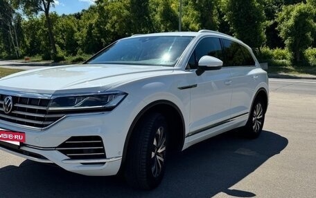 Volkswagen Touareg III, 2020 год, 4 970 000 рублей, 2 фотография