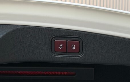 Mercedes-Benz E-Класс, 2017 год, 4 699 999 рублей, 26 фотография