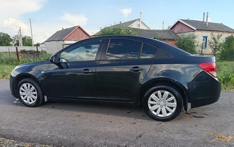Chevrolet Cruze II, 2010 год, 700 000 рублей, 5 фотография