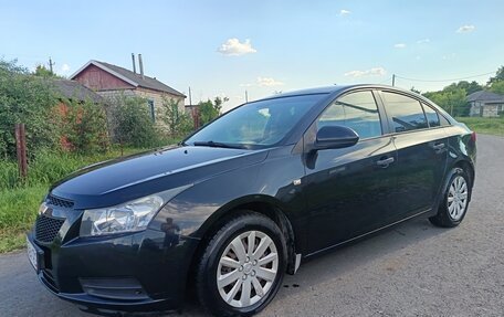 Chevrolet Cruze II, 2010 год, 700 000 рублей, 6 фотография