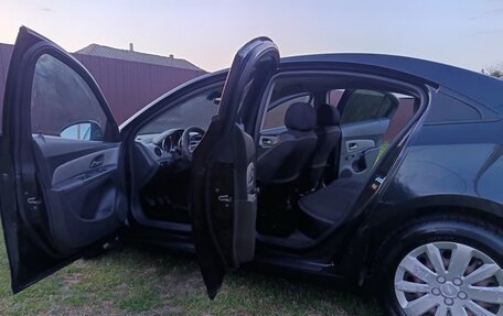 Chevrolet Cruze II, 2010 год, 700 000 рублей, 9 фотография