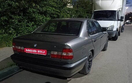 BMW 5 серия, 1989 год, 300 000 рублей, 3 фотография