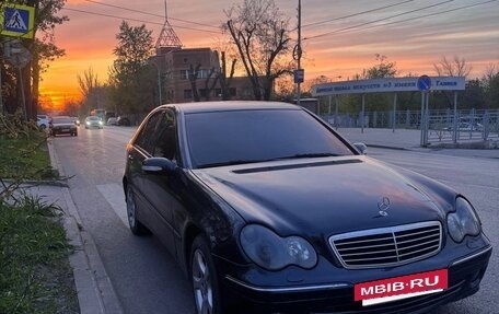 Mercedes-Benz C-Класс, 2005 год, 440 000 рублей, 3 фотография
