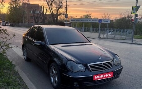 Mercedes-Benz C-Класс, 2005 год, 440 000 рублей, 4 фотография