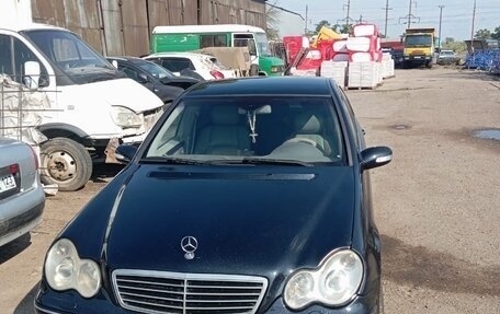 Mercedes-Benz C-Класс, 2005 год, 440 000 рублей, 5 фотография