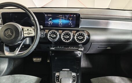 Mercedes-Benz CLA, 2019 год, 2 550 000 рублей, 15 фотография