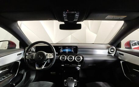 Mercedes-Benz CLA, 2019 год, 2 550 000 рублей, 14 фотография