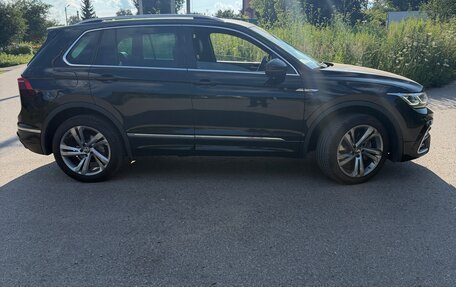 Volkswagen Tiguan II, 2021 год, 3 000 000 рублей, 4 фотография