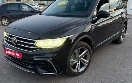 Volkswagen Tiguan II, 2021 год, 3 000 000 рублей, 14 фотография