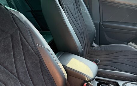 Volkswagen Tiguan II, 2021 год, 3 000 000 рублей, 21 фотография