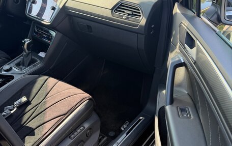 Volkswagen Tiguan II, 2021 год, 3 000 000 рублей, 24 фотография