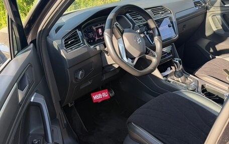 Volkswagen Tiguan II, 2021 год, 3 000 000 рублей, 26 фотография