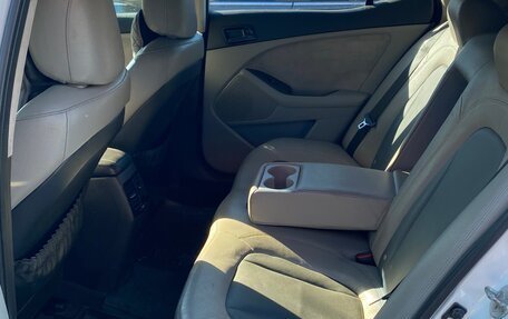 KIA K5 I рестайлинг, 2011 год, 840 000 рублей, 4 фотография