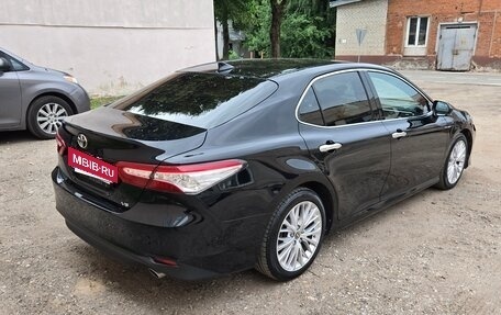Toyota Camry, 2020 год, 3 100 000 рублей, 4 фотография