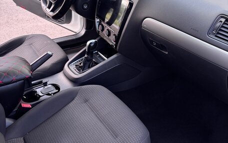 Volkswagen Jetta VI, 2015 год, 900 000 рублей, 4 фотография