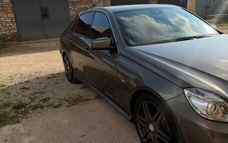 Mercedes-Benz E-Класс, 2011 год, 1 500 000 рублей, 2 фотография
