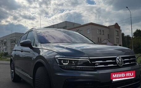 Volkswagen Tiguan II, 2019 год, 2 850 000 рублей, 3 фотография