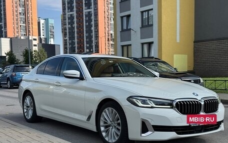 BMW 5 серия, 2022 год, 4 950 000 рублей, 2 фотография