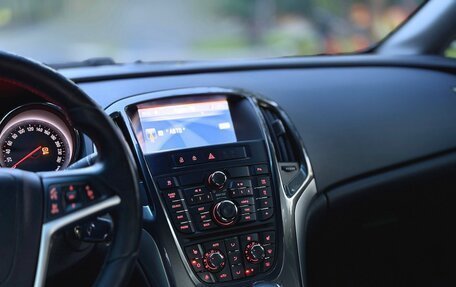 Opel Astra J, 2013 год, 900 000 рублей, 10 фотография