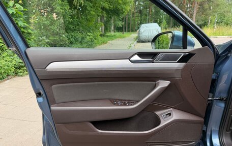 Volkswagen Passat B8 рестайлинг, 2015 год, 1 670 000 рублей, 10 фотография