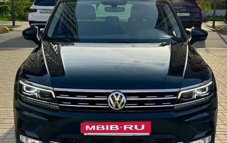 Volkswagen Tiguan II, 2017 год, 2 750 000 рублей, 2 фотография