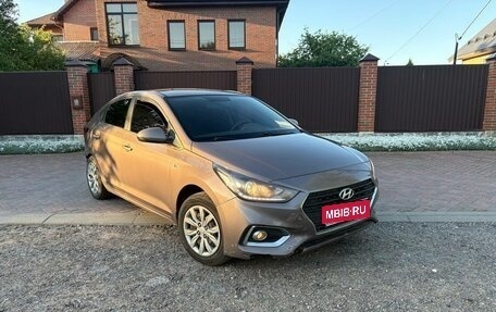 Hyundai Solaris II рестайлинг, 2018 год, 650 000 рублей, 1 фотография