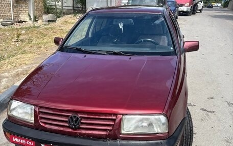 Volkswagen Vento, 1992 год, 199 000 рублей, 1 фотография