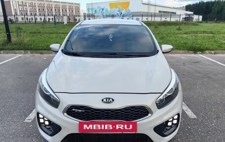 KIA cee'd GT II, 2014 год, 1 395 000 рублей, 2 фотография