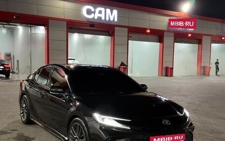 Toyota Camry, 2025 год, 3 300 000 рублей, 2 фотография