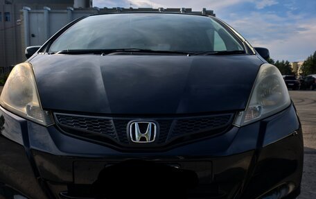 Honda Fit III, 2013 год, 765 000 рублей, 2 фотография