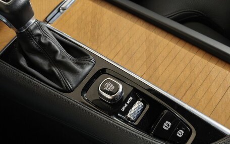 Volvo S90 II рестайлинг, 2020 год, 3 395 000 рублей, 21 фотография