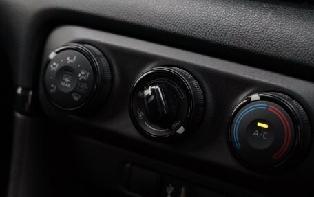 Toyota Yaris, 2021 год, 1 150 000 рублей, 16 фотография