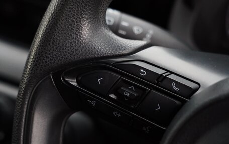 Toyota Yaris, 2021 год, 1 150 000 рублей, 27 фотография