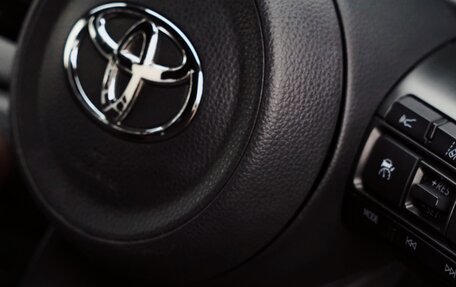 Toyota Yaris, 2021 год, 1 150 000 рублей, 26 фотография