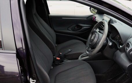 Toyota Yaris, 2021 год, 1 150 000 рублей, 15 фотография