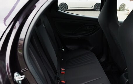 Toyota Yaris, 2021 год, 1 150 000 рублей, 21 фотография