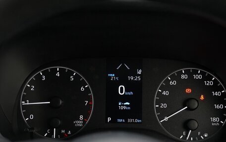 Toyota Yaris, 2021 год, 1 150 000 рублей, 29 фотография