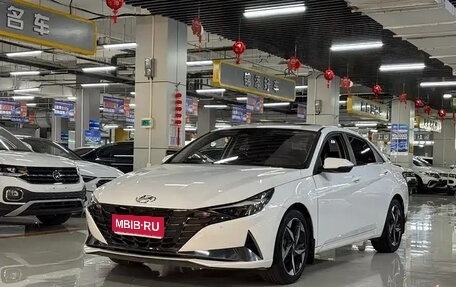 Hyundai Elantra, 2022 год, 1 075 000 рублей, 1 фотография