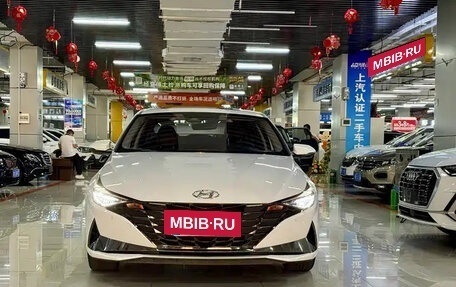Hyundai Elantra, 2022 год, 1 075 000 рублей, 2 фотография