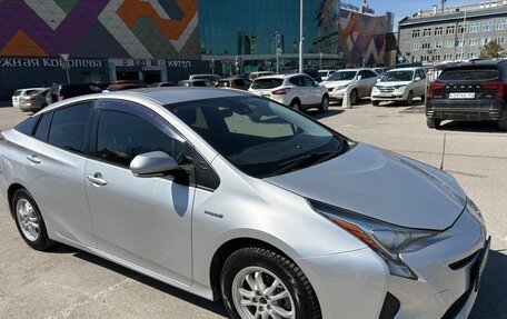 Toyota Prius IV XW50, 2018 год, 1 600 000 рублей, 2 фотография