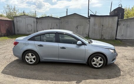 Chevrolet Cruze II, 2010 год, 700 000 рублей, 1 фотография