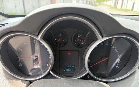 Chevrolet Cruze II, 2010 год, 700 000 рублей, 16 фотография