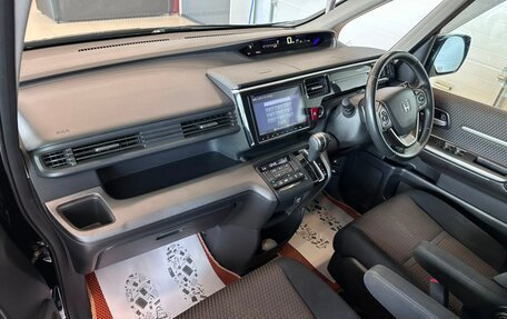 Honda Stepwgn IV, 2017 год, 1 799 000 рублей, 13 фотография