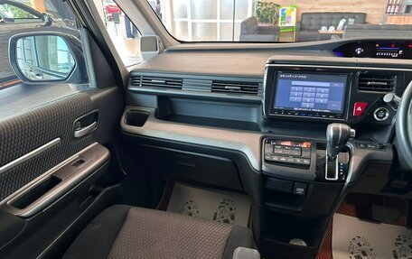 Honda Stepwgn IV, 2017 год, 1 799 000 рублей, 14 фотография