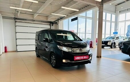 Honda Stepwgn IV, 2017 год, 1 799 000 рублей, 8 фотография