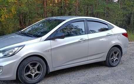Hyundai Solaris II рестайлинг, 2011 год, 750 000 рублей, 1 фотография